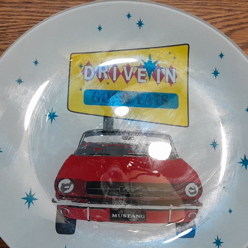 Ford serving decor
